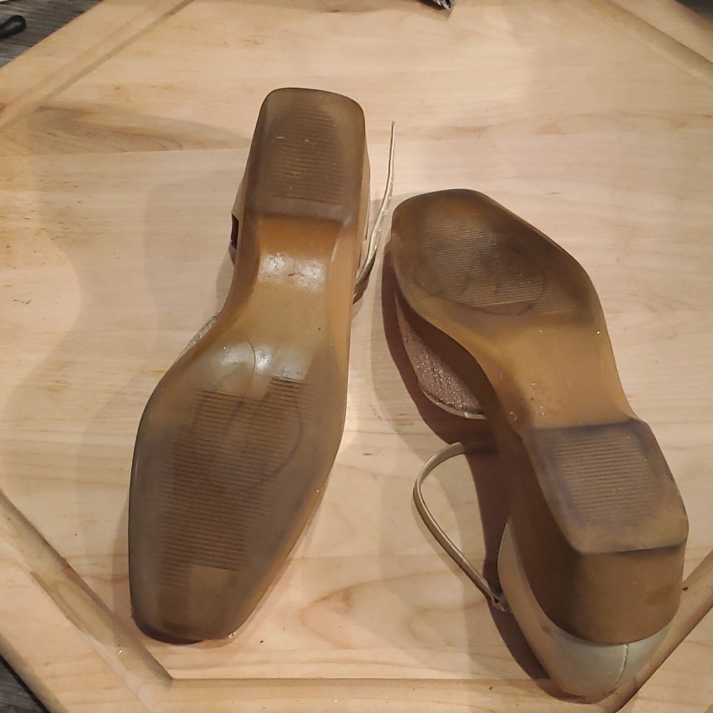 ๐๐
LOVED UP STRAP SANDALS - Picture 7 of 8